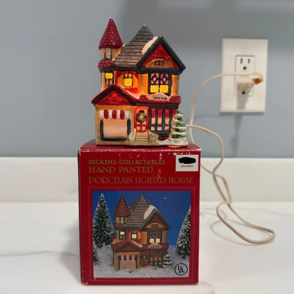 VTG 1993 Dickens Collectables Doctor Lighted Porcelain House Christmas w/ Box